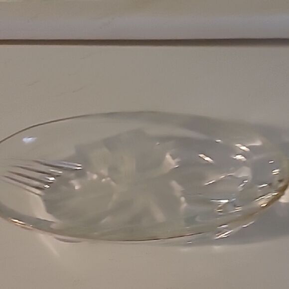 Elegant Clear Glass Accent Dish - Picture 1 of 3